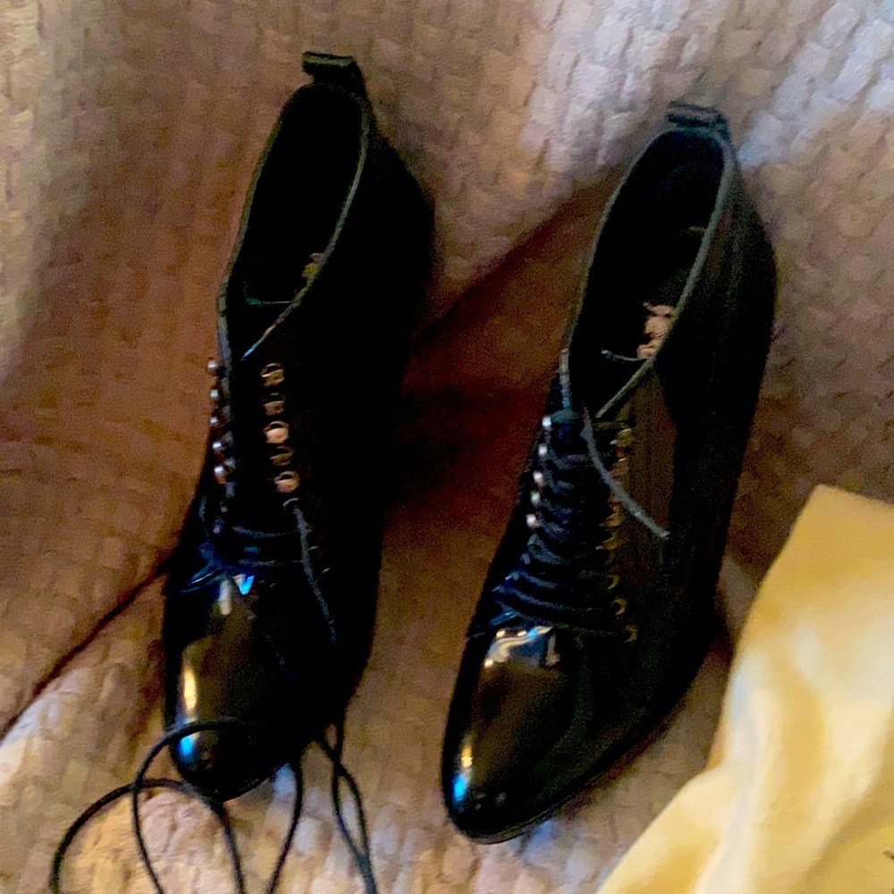 Beautiful patent leather Burberry lace up booties size 36/6